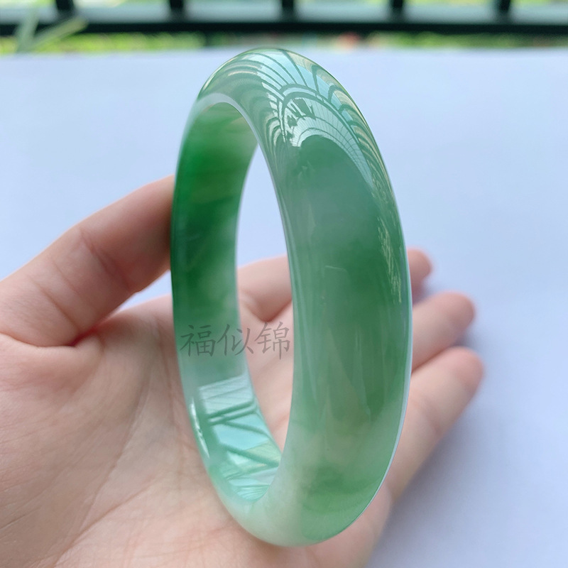 Armband aus eisigem Jadeit aus – Lighting Bewertung und Preis